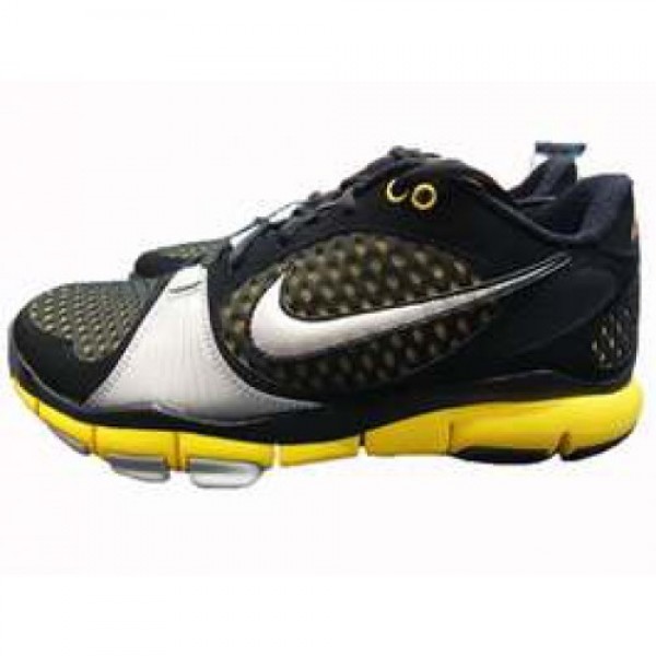 NIKE FREE TR ナイキ フリー TR 黒黄 8-003