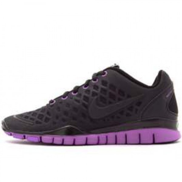 WMNS NIKE FREE TR FIT ウィメンズ ナイキ �...